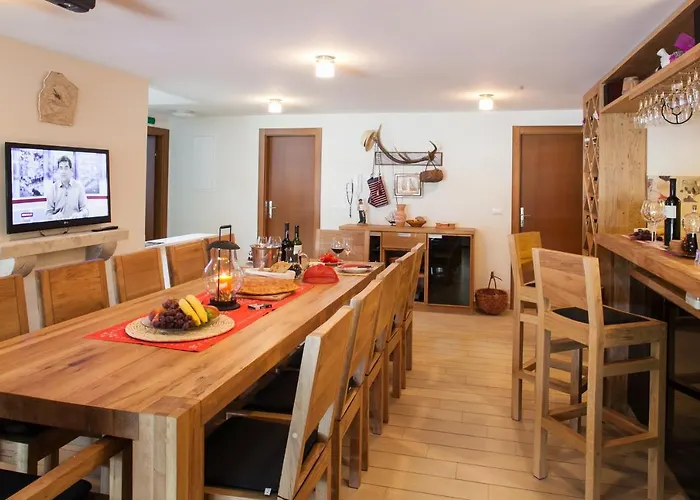 ヴィラ Lukic マカルスカ